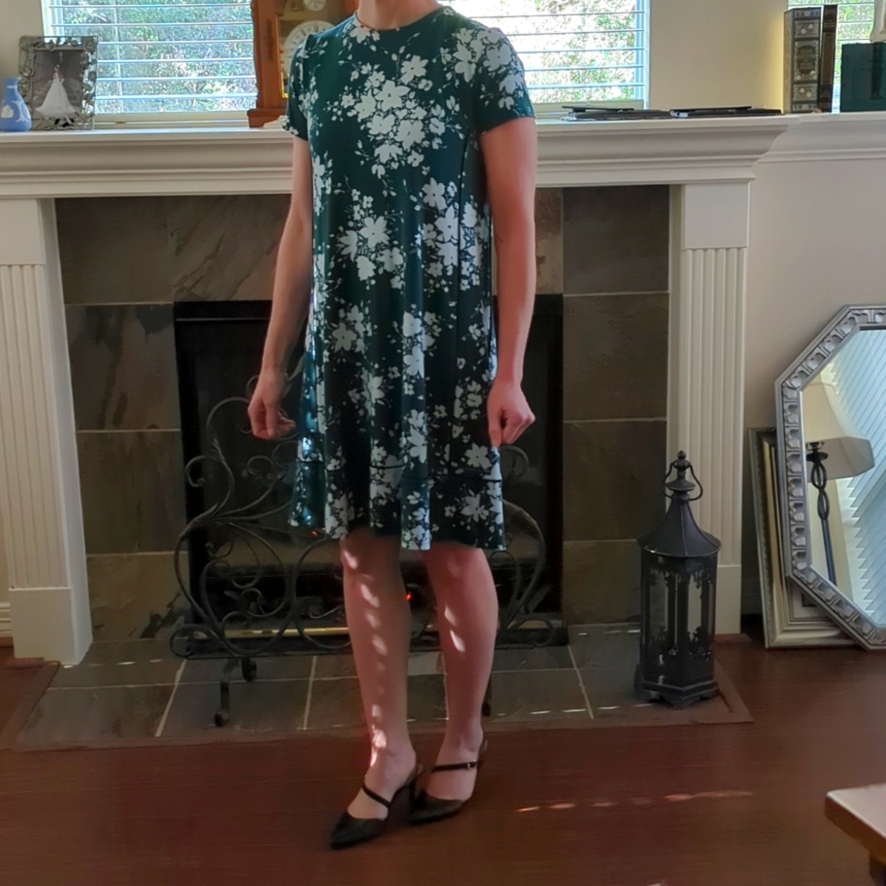 J. Jill A-line Green with white floral dress. Size extra small